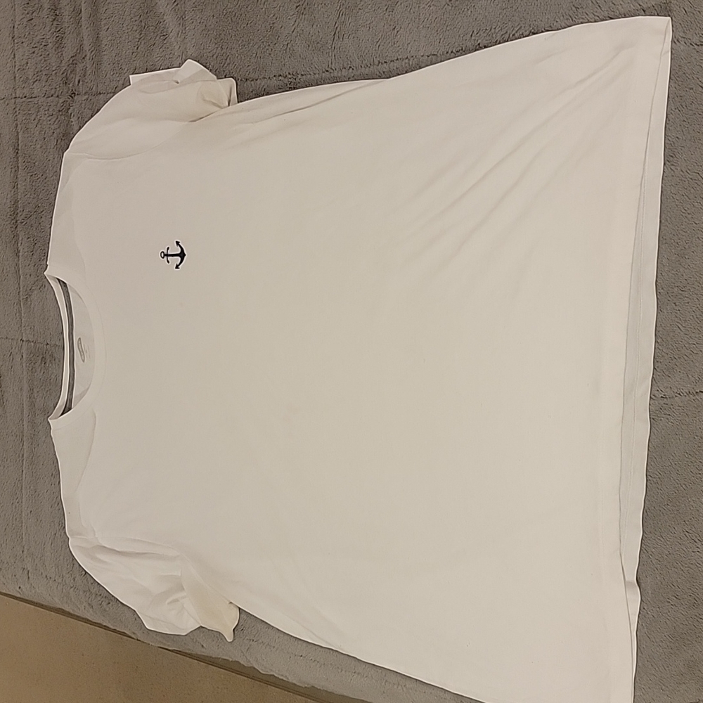 White old navy shirt 2XL